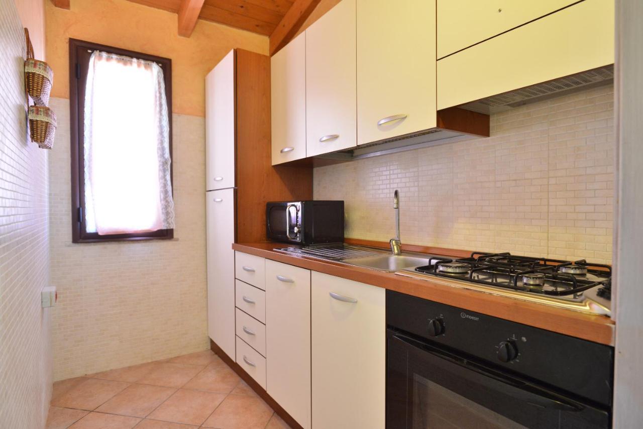IzzHome Nora Beach Pula Exterior foto