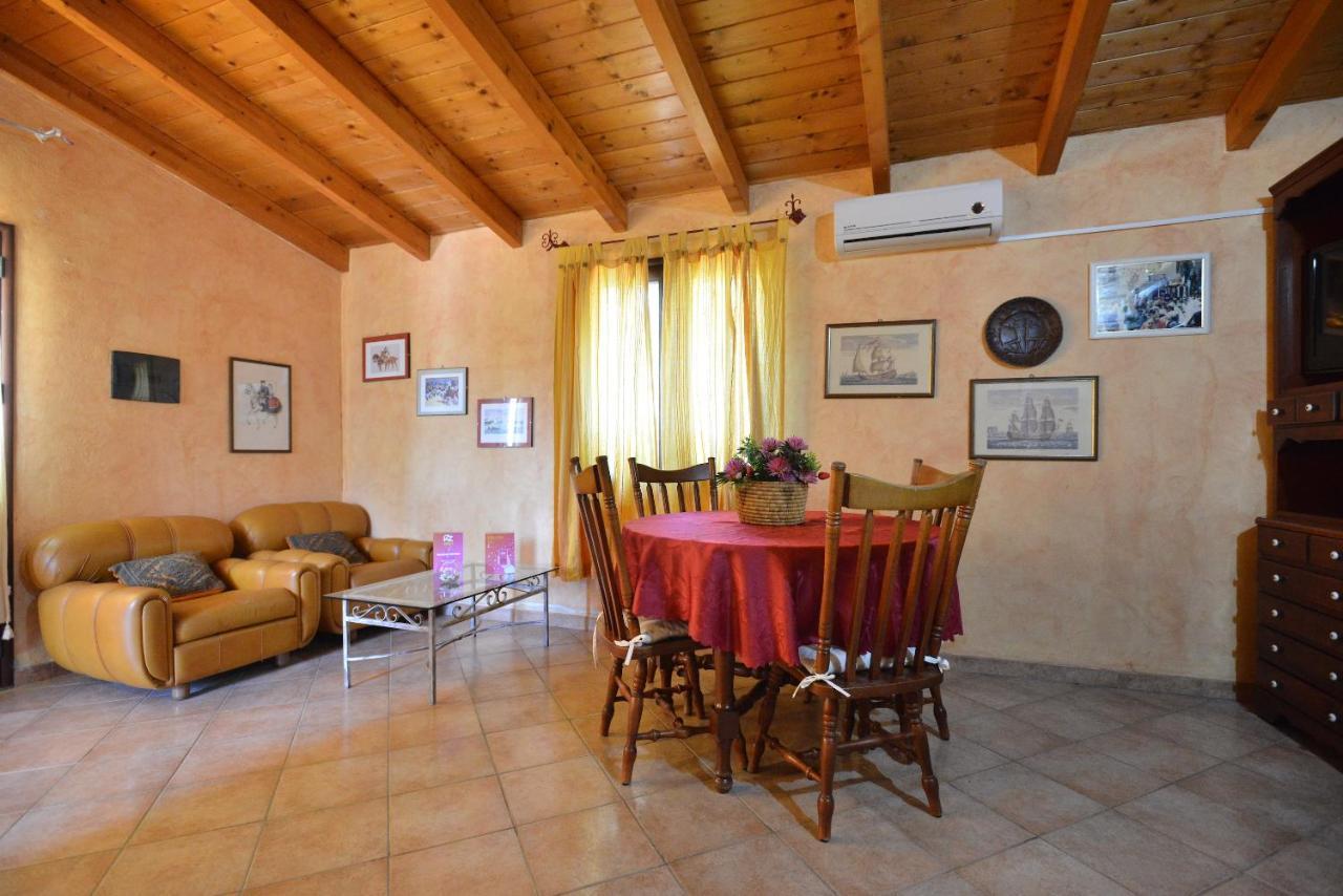 IzzHome Nora Beach Pula Exterior foto