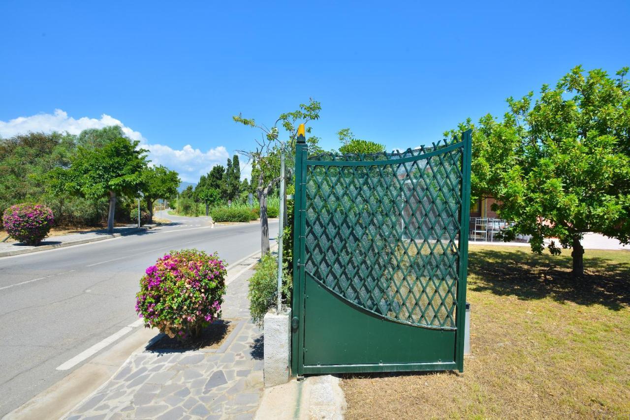IzzHome Nora Beach Pula Exterior foto